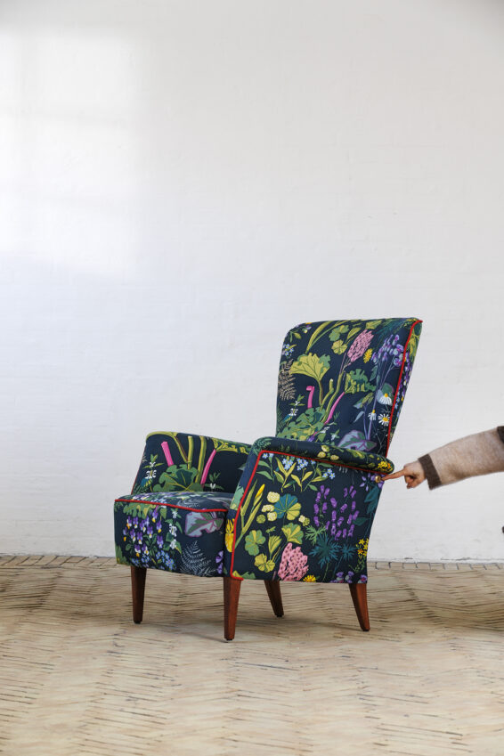 EEn chair in fabric from Gocken Jobs no. 914