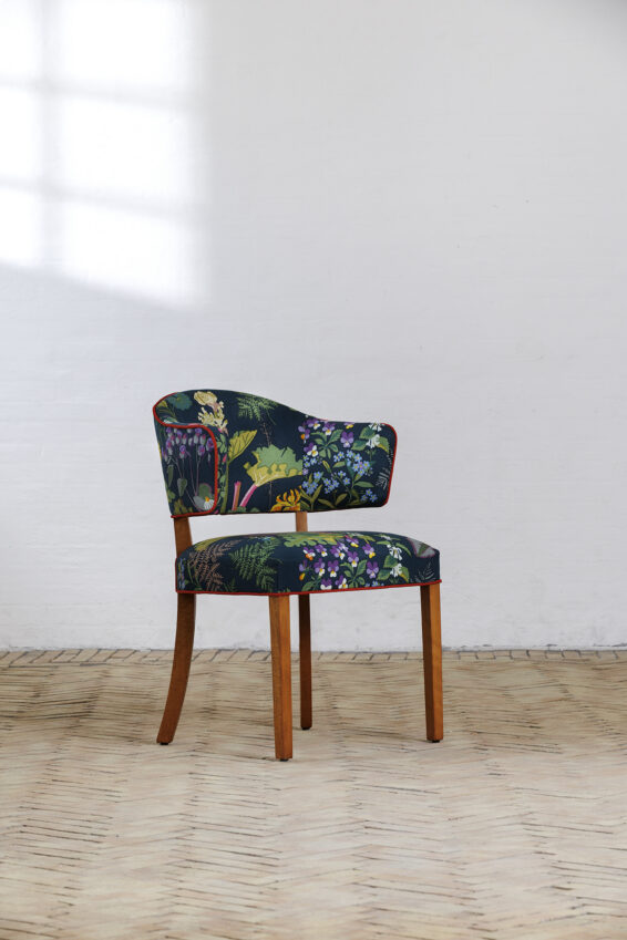 Two armchairs Ref.No. 1220 & 1221