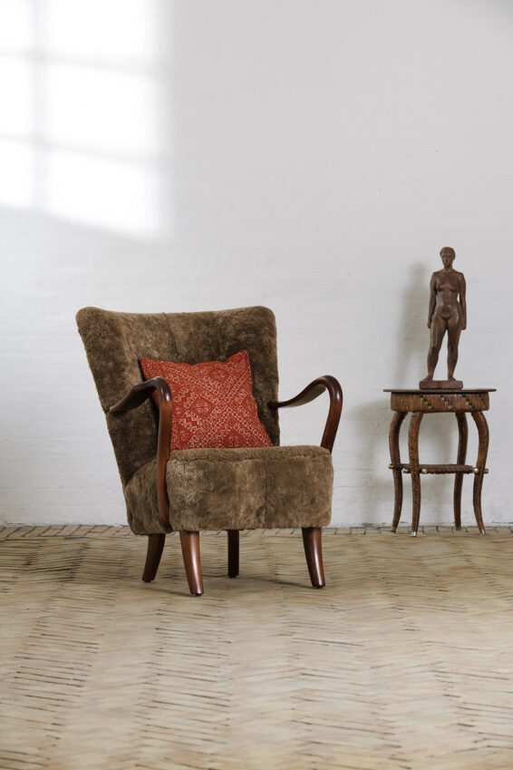 EEN chair in shearling Ref.No. 922